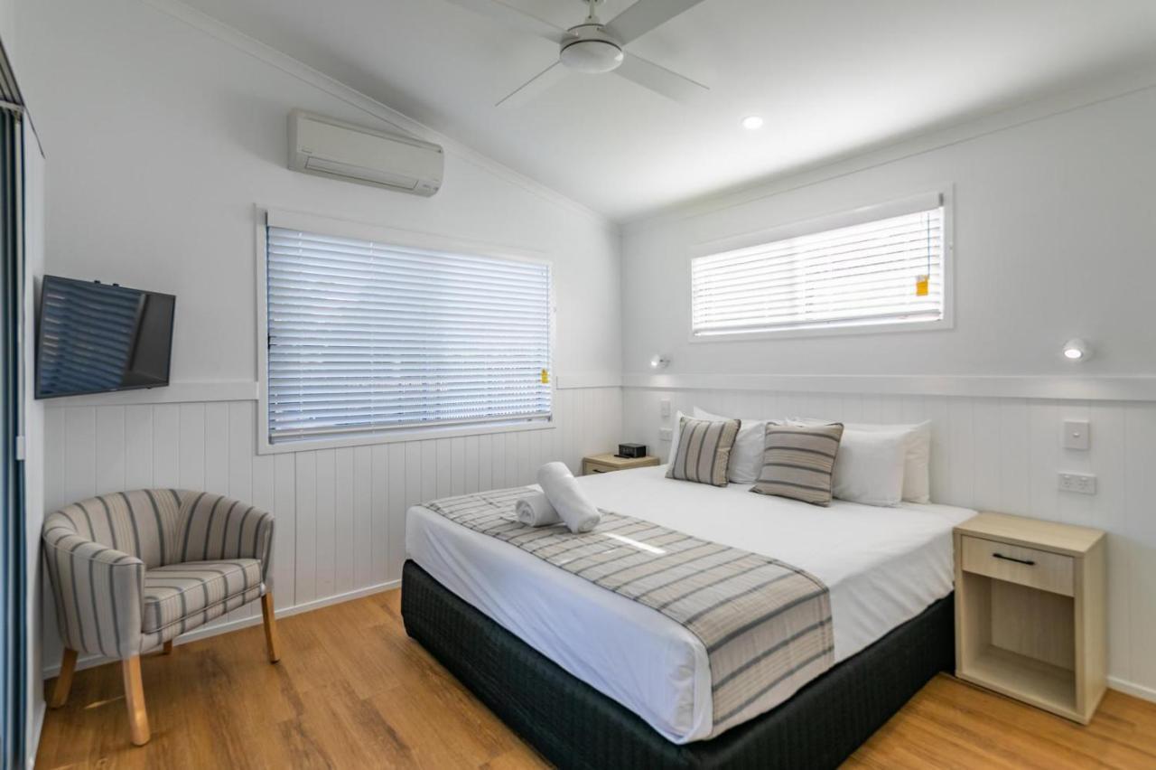 Ingenia Holidays Cairns Coconut Exteriör bild A bedroom at the hotel