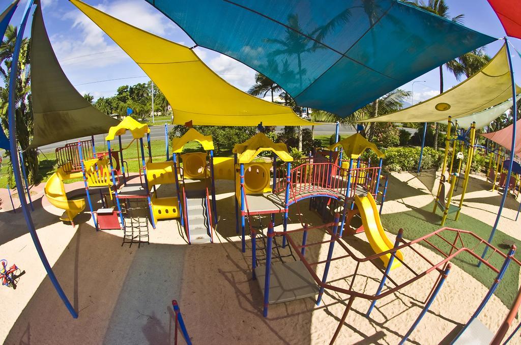Ingenia Holidays Cairns Coconut Exteriör bild Playground at the University of Miami