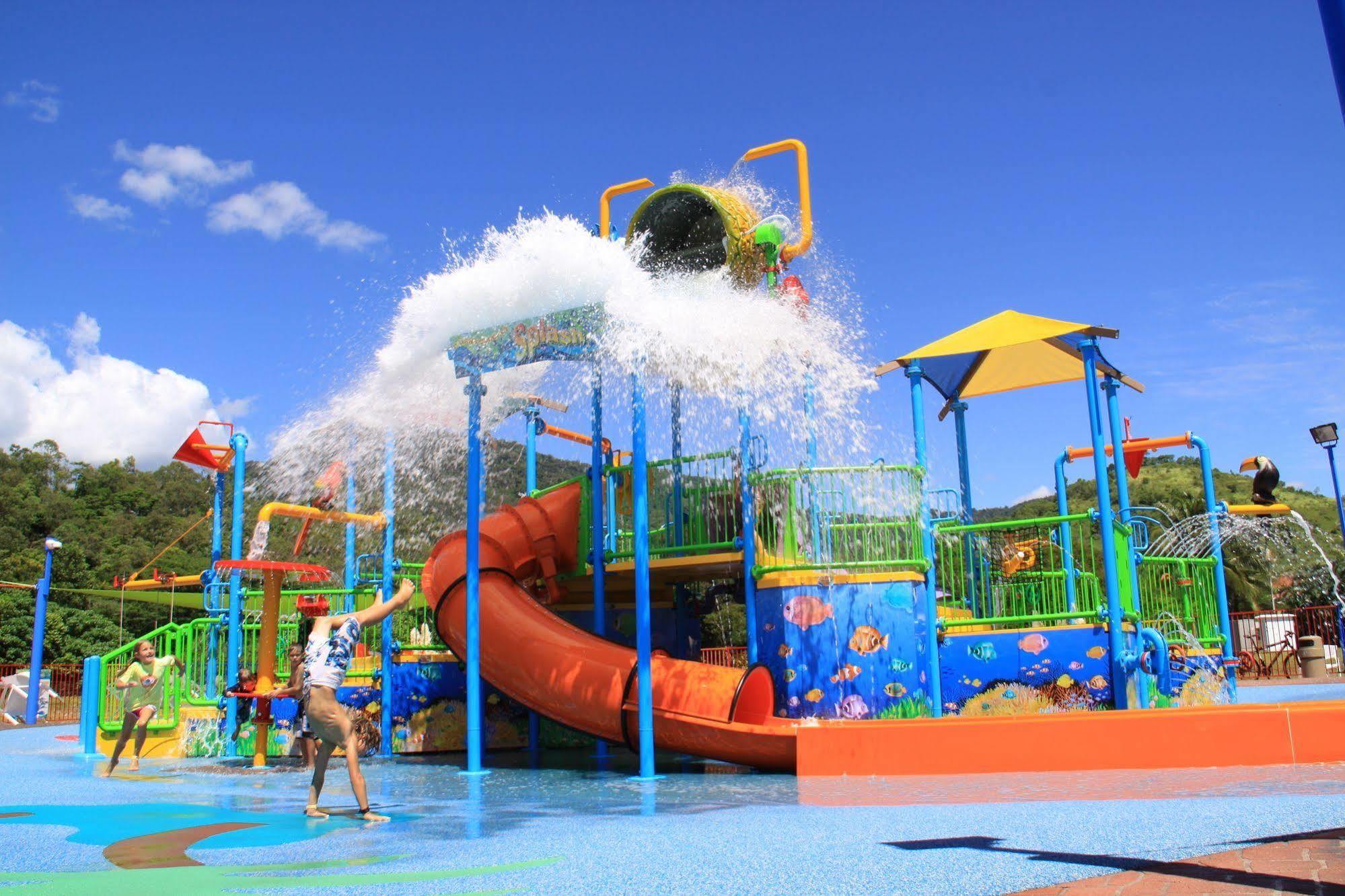 Ingenia Holidays Cairns Coconut Exteriör bild Splash Island