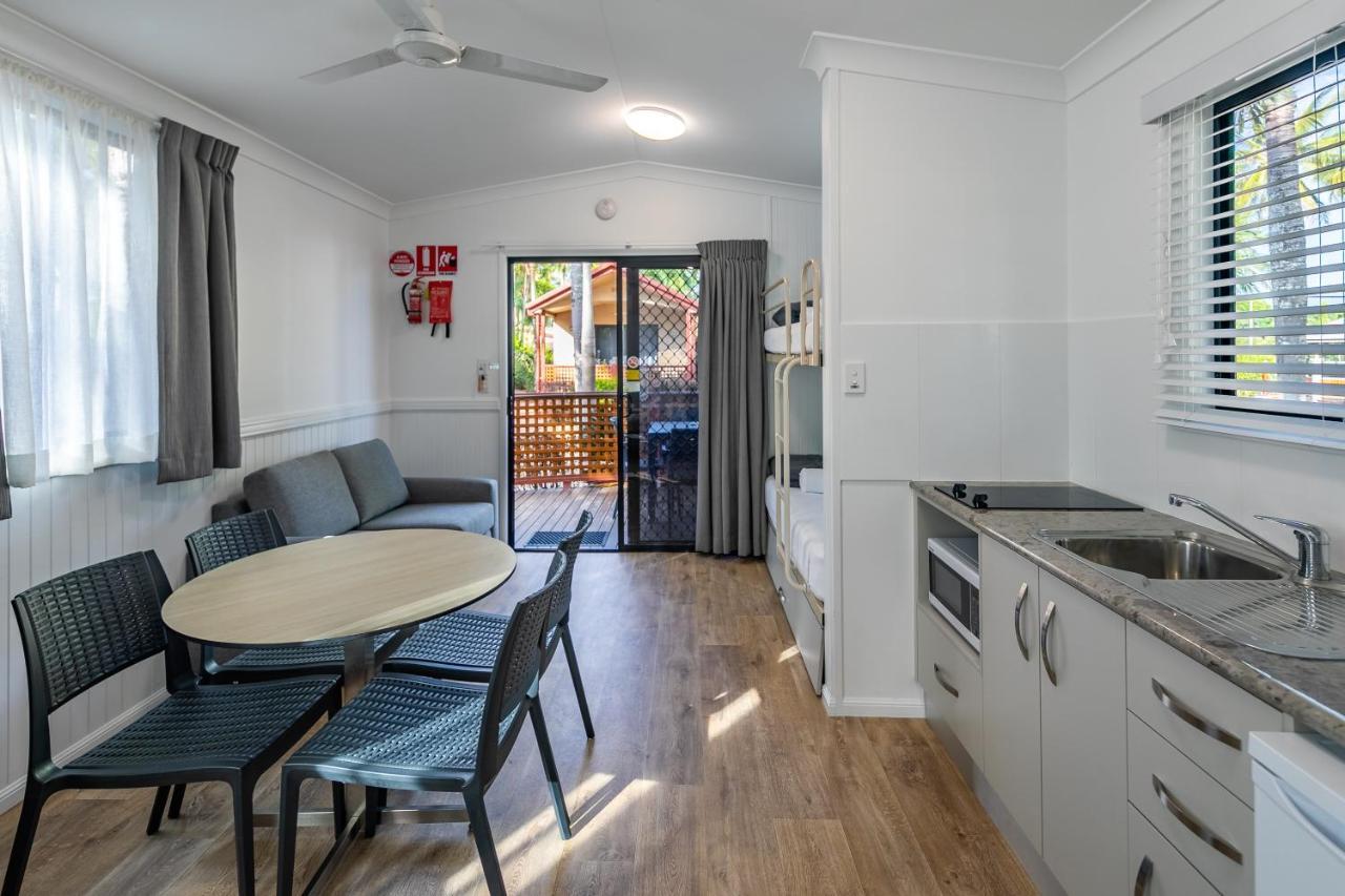 Ingenia Holidays Cairns Coconut Exteriör bild A typical interior of a manufactured home